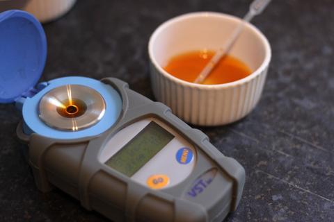 شکست سنج Refractometer